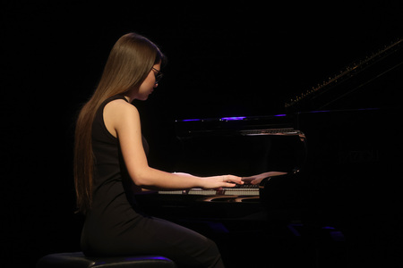 Koncert absolventov Glasbene šole Frana Gerbiča Cerknica 10 Foto Ljubo Vukelič